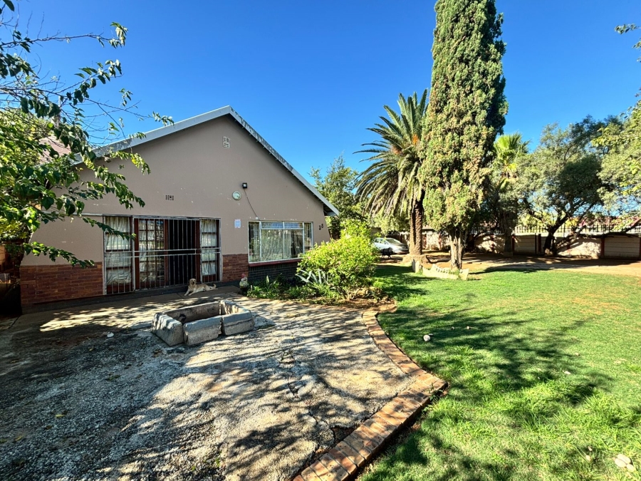 6 Bedroom Property for Sale in Songloed North West